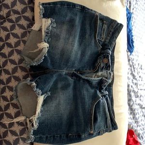 Mid rise Judy blue denim shorts ❤️